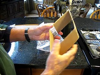 How to make a simple, collapsible pet (dog) water dish from box board and a ziplock freezer bag