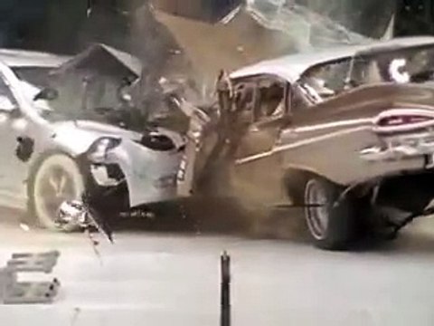 Crash Test 1959 Chevrolet Bel Air VS. 2009 Chevrolet Malibu (Frontal Offset) IIHS 50th Ann