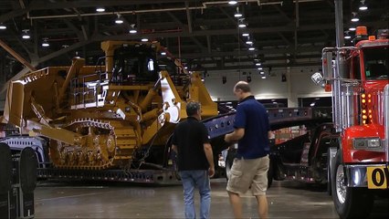 Komatsu 375A bulldozer getting moved
