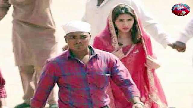 First Look- Mahira Khan as Shah Rukh's Raees Wife