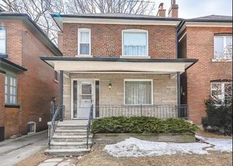 Izvana obična fasada a iznutra PALAČA