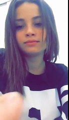 Raissa Chaddad contando novidade