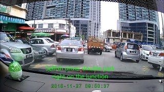Dashcam Malaysia - Double park at the junction
