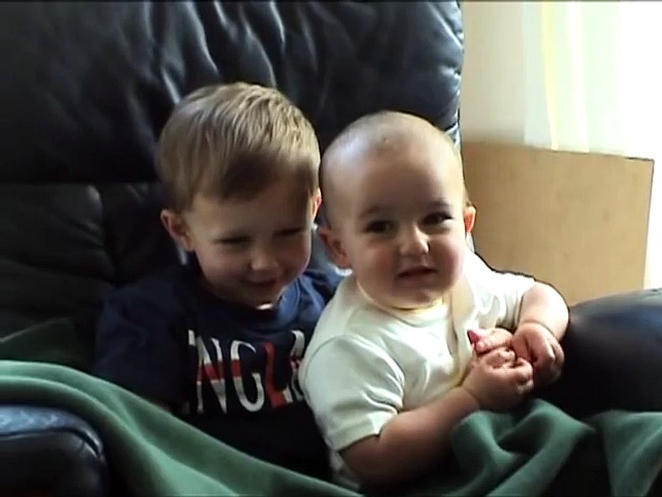 Charlie bit my finger - again !