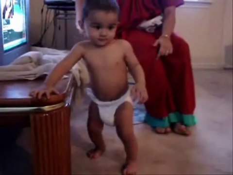 funny baby dance -HEY BABY HEY BABY