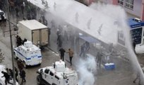 Hakkari'de Cenaze Konvoyuna Polis Müdahalesi: Çok Sayıda Kişi Gözaltında