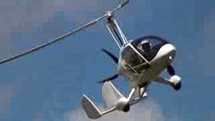 Autogire 34AKE takeoff,low passage & landing at Millau Larzac LFCM