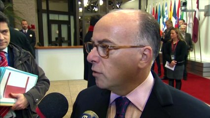 Evacuation de la "jungle" de Calais : Bernard Cazeneuve déterminé à aller jusqu'au bout