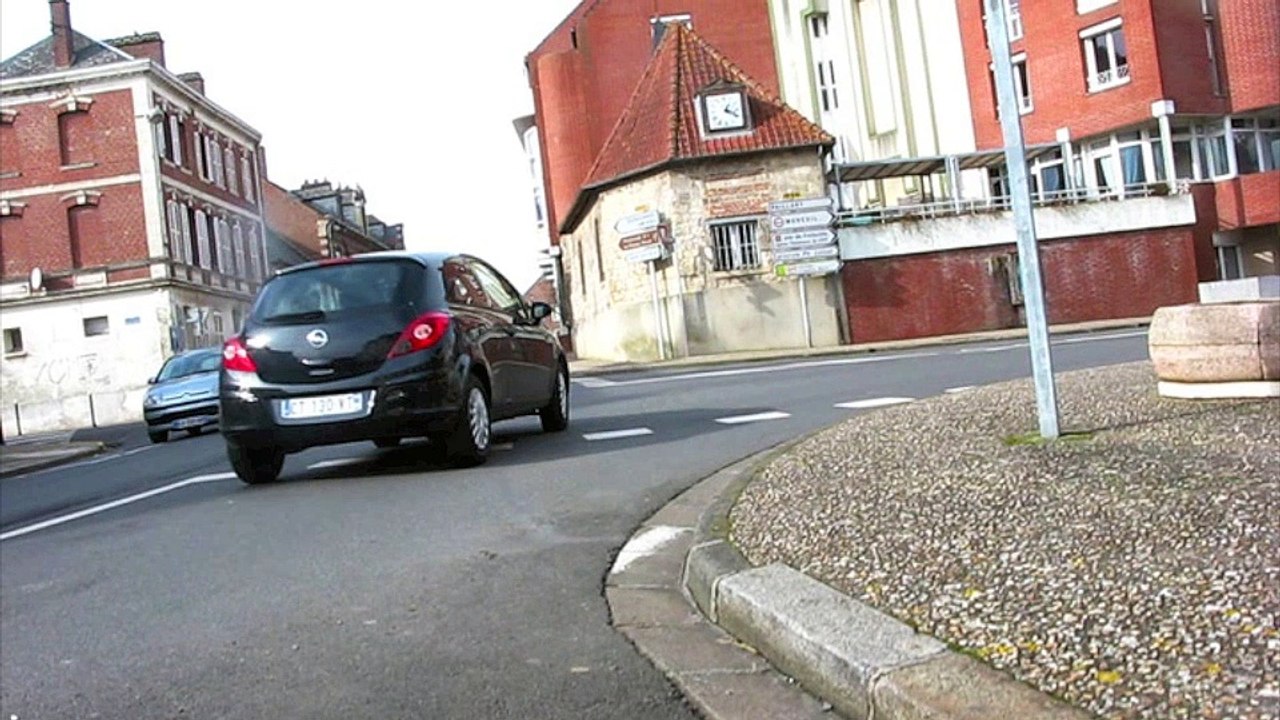 Breteuil : nouvelles règles de priorité à l'intersection des rues d'Amiens et Jean-Jaurès