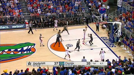 Panier de plus de 25m à 1 sec de la fin. Dingue!