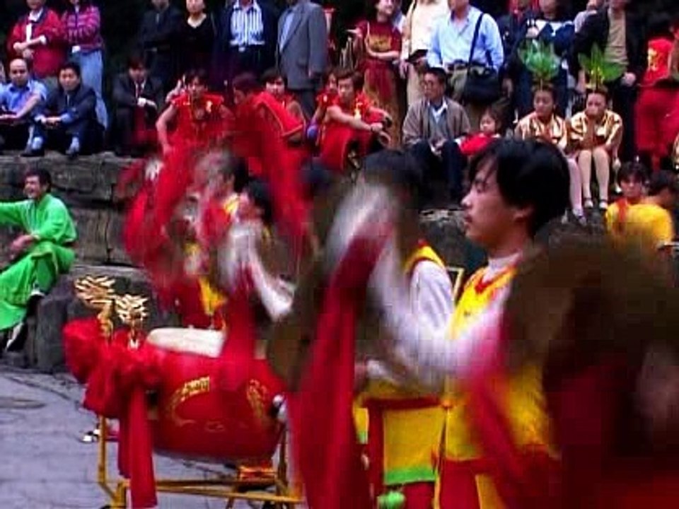 Pilot Guides S07E07 Central China