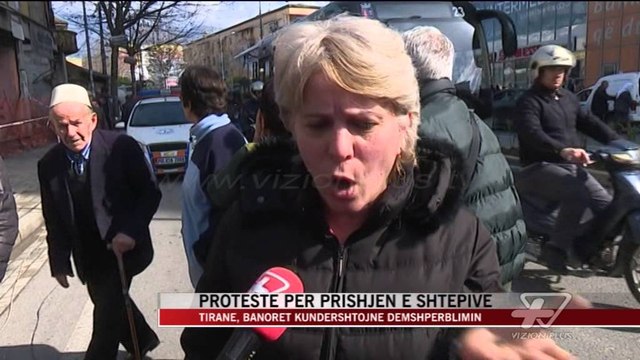 Tiranë, protestë për prishjen e shtëpive - News, Lajme - Vizion Plus