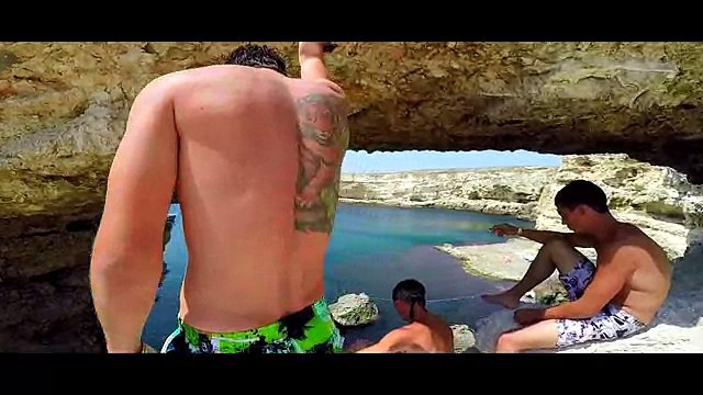 Паркур, прыжки в воду !!! Парни зажигают !!!