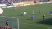 Deux joueurs d'une équipe du Zimbabwe tentent de reproduire le penalty de Messi et Suarez...
