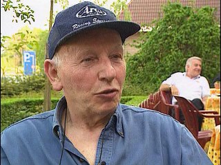 John Surtees : champion du monde sur deux et sur quatre roues !