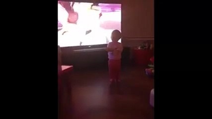 Ailesi Bir Hayalet Tarafından İtildiğini İddia Ediyor.. Yok