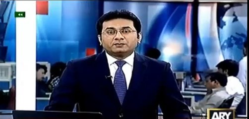 Seems like it's becoming a trend in Pakistan to slap the other party in Courts - Watch the video of two today's incident