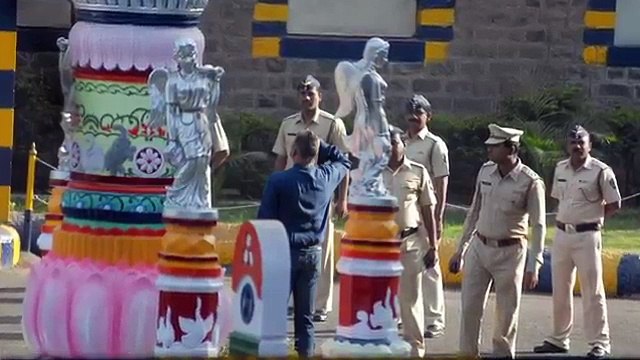 Bollywood REACTS On Sanjay Dutt's Release From Jail