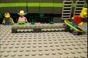 LEGO Simpsons Skateboarding