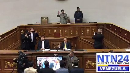 Juramentación del cantante Roque Valero en la Asamblea Nacional