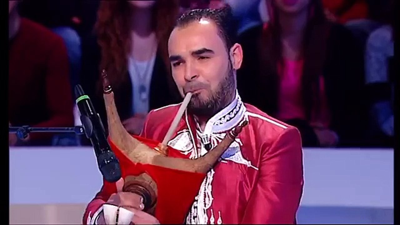 النشيد الوطني التونسي بالمزود على المباشر في كلام الناس يا الله إبداع (FULL HD)