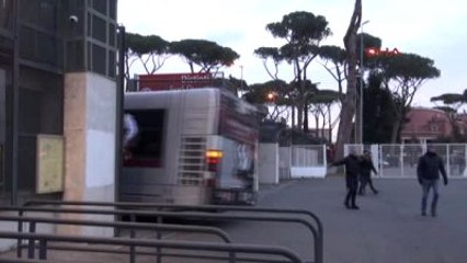 Galatasaray Taraftarları İtalya'da Siyasi Tartışma Başlattı