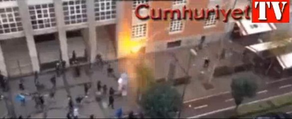 Maç öncesi taraftarlar polisle çatıştı