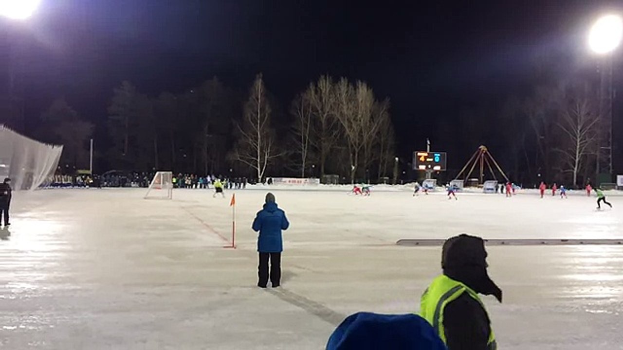 Чемпионат мира по хоккею с мячом между Россией и США