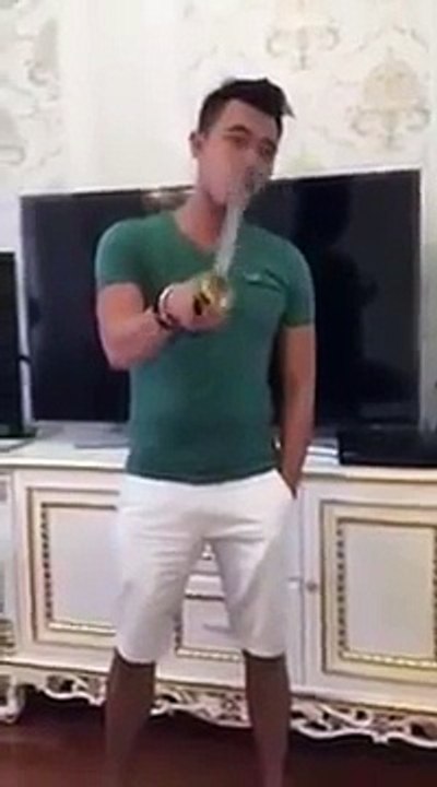 Trùm Băng Nhóm Giang Hồ Quận 7 Đòi Lấy Đầu Hotboy Xăm Trổ