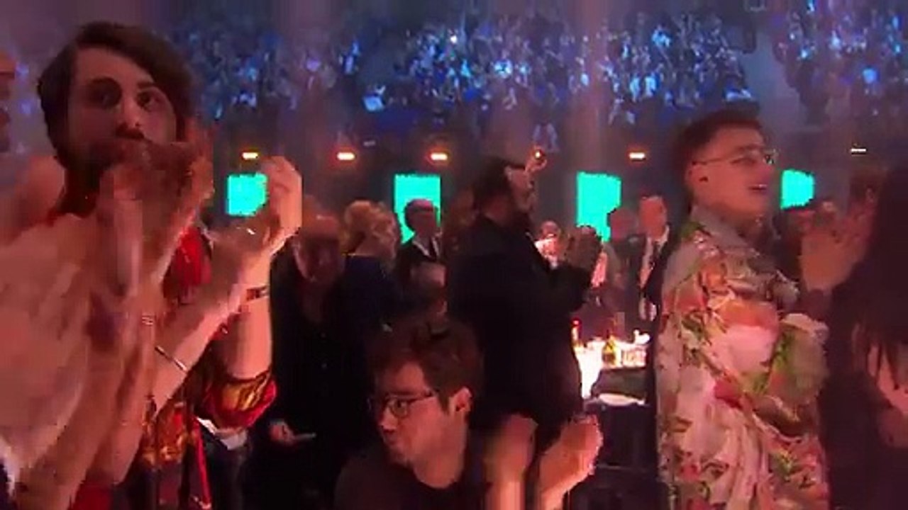 'Hello' by Adele wins British Single - The BRIT Awards 2016