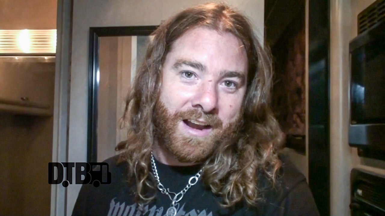 Royal Bliss - BUS INVADERS Ep. 947