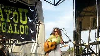 Lynn Drury au Mid-City Bayou Festival.