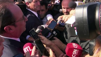 Hollande rinde homenaje a víctimas de la dictadura argentina