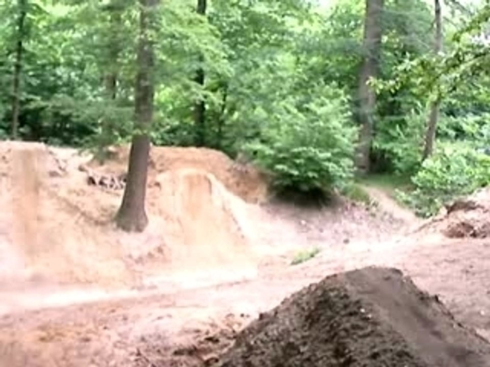 no hand suicide de hector le castor