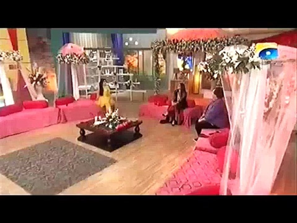Mawra And Nadia Cheap Act See How Mawra Hocane  Nadia Khan Defending Mawra’s Kiss In New Movie - SM Vids