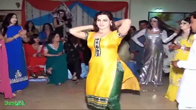 Beautiful Girl Wedding Shadi Dance Mujra Private Party Dance 2016