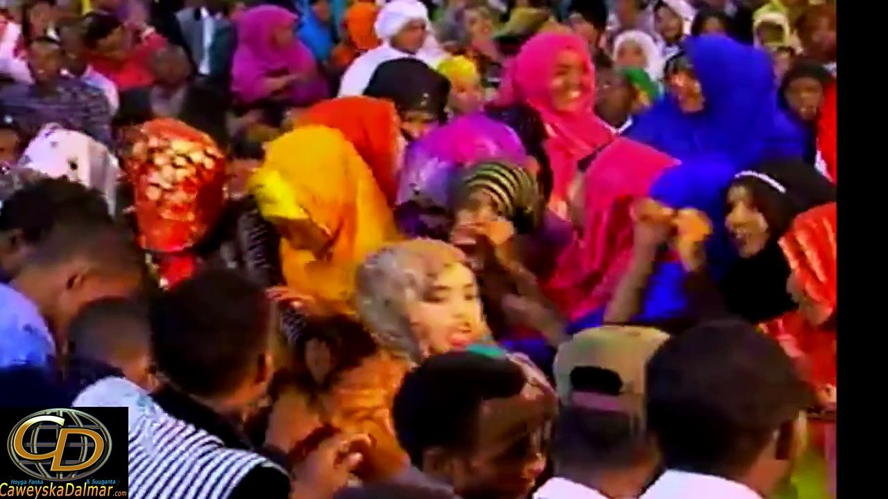 Dhaanto - Nuur Caraale (Haboonay) Showgii Jawaan & Sooran Jigjiga (Stage)