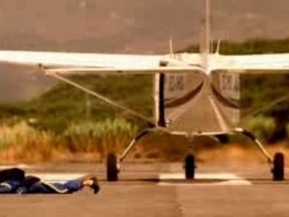 Pub-belgacom-parachute