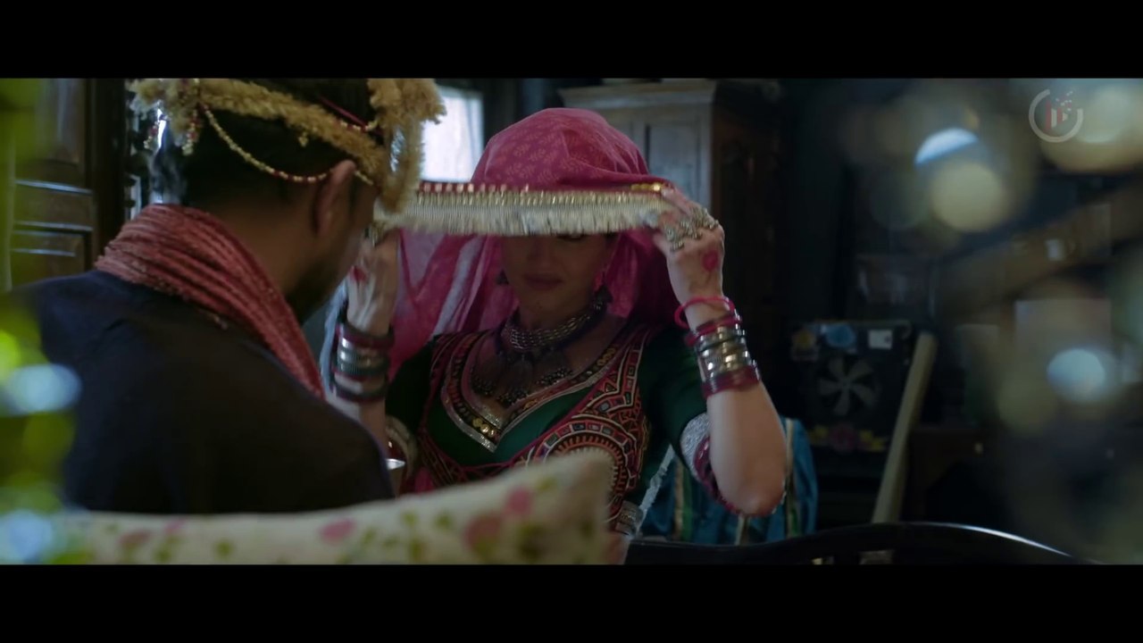 Smoking of every cigarette takes away  11 minutes from your life    Sunny Leone, Alok Nath and Deepak Dobriyal