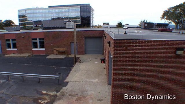 Un petit robot incassable peut sauter des murs de 4m de haut