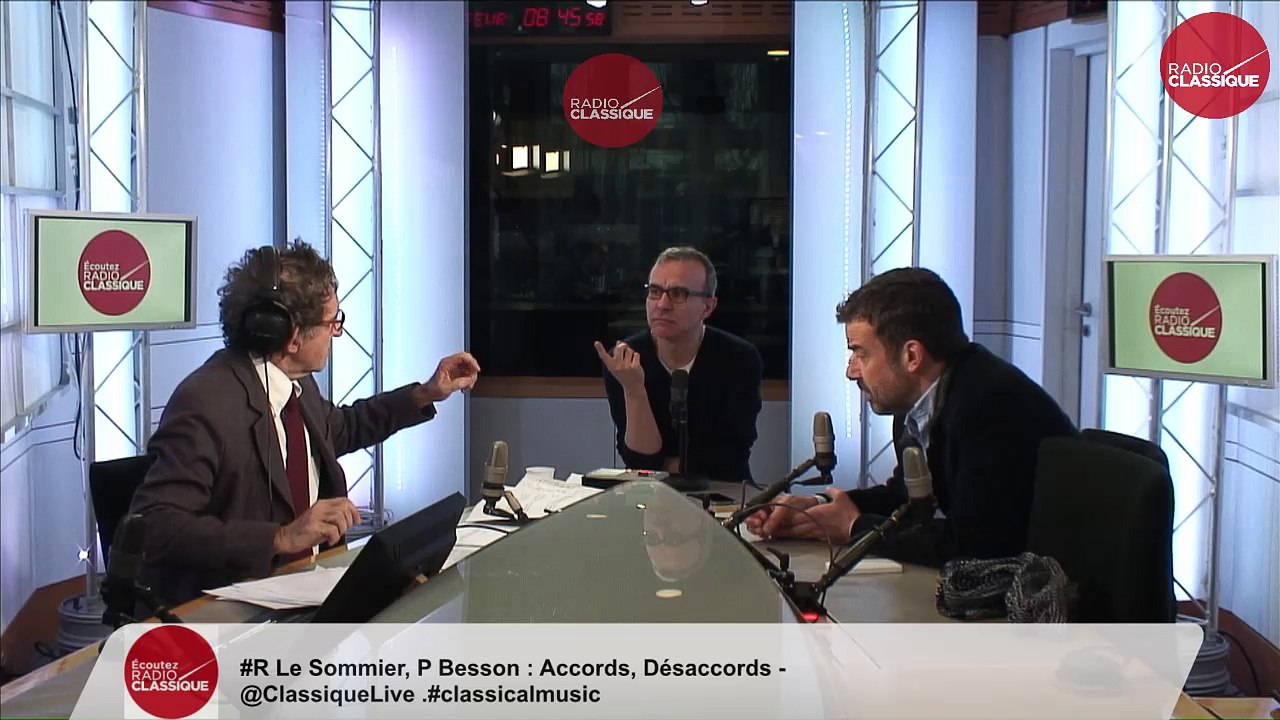 "François Hollande, à force de vouloir rassembler, n'affiche pas ses vraies couleurs" Régis Le Sommier (26.02.2016)