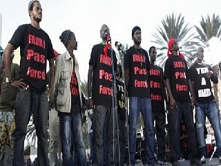 AUDIO Nouveau single »Senegal Bagn na » de Y EN A MARRE contre le Référendum