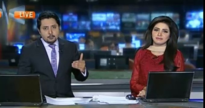 Governor Ishrat ul ibad criticizing Nawaz Shareef with his poetry 'Na Bus chal rahi thi na bus chal raha tha'