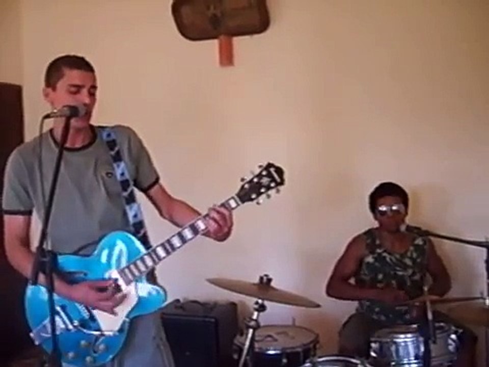 Índigos - I Wanna be Sedated (Ramones Cover)