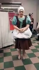 20 Saniyede Değişen Sihirli Külkedisi Kostümü