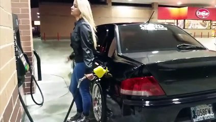 600 Beygirlik Aracı Acımadan Uçuran Sarışın Hatun