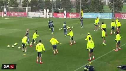 Cristiano Ronaldo 'vacilón'_ sesión de toques con el hombro