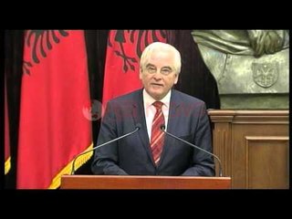 25 vjetori i rrëzimit të bustit, Hoffmann: Politika duhet të bashkohej atë ditë në shesh