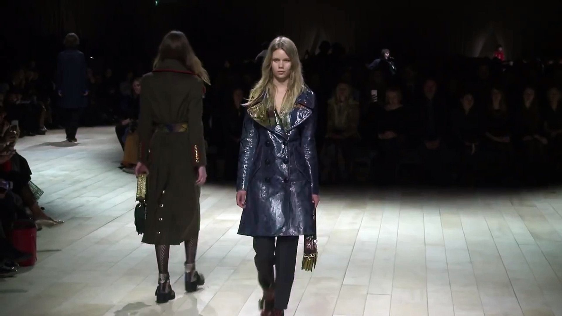 Burberry Fall 2016 Ready-to-Wear - London Fashion Week