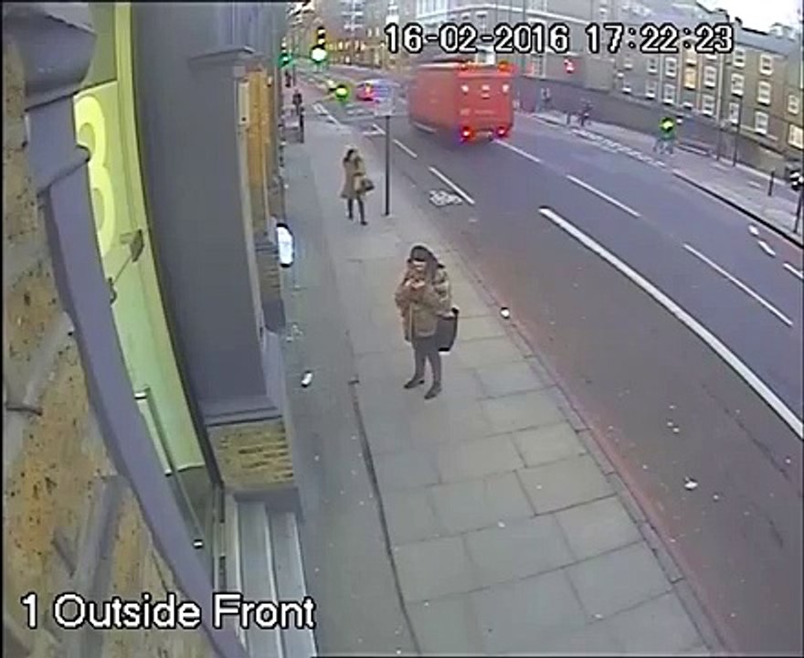 Des voleurs à scooter volent deux portables en 5 secondes